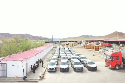 青河縣塔克什肯口岸 領(lǐng)跑新疆公路口岸貨運(yùn)，公路國際貨代功不可沒